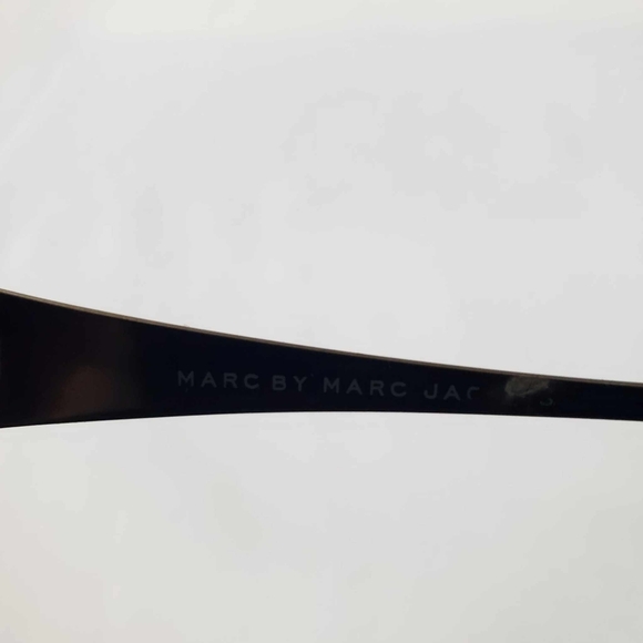 Authentic Marc by Marc Jacobs Chic Sunglasses With Box - Picture 7 of 12